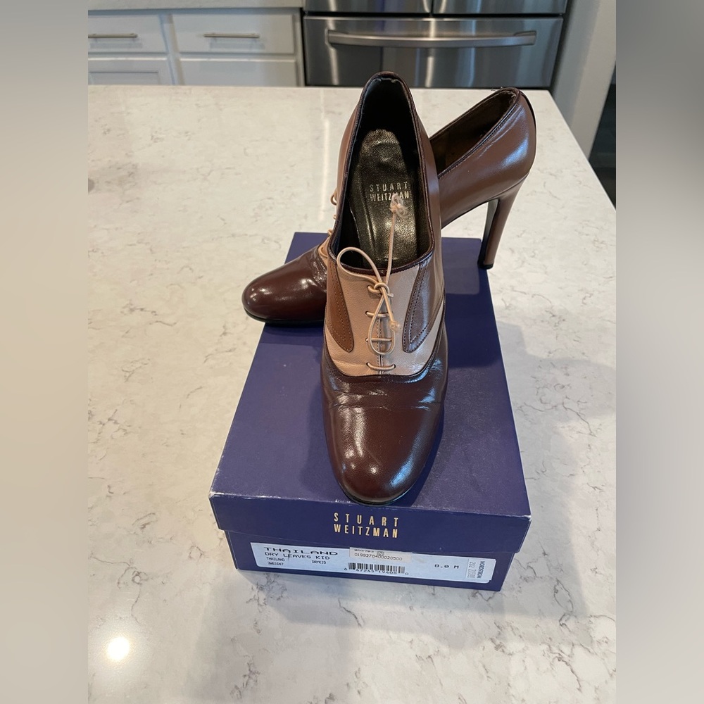 Stuart Weitzman Colorblock Laceup Pump (style:  Thailand Dry Kid)